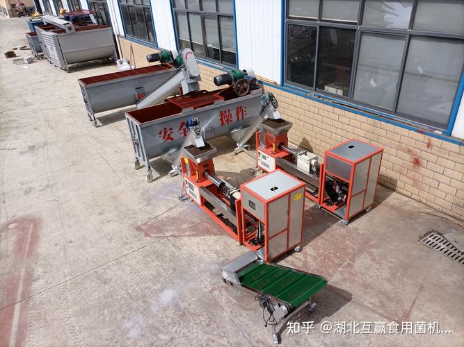 菌棒生產(chǎn)線滅菌方柜配置優(yōu)化 3方多工位與5方4工位選型與應(yīng)用